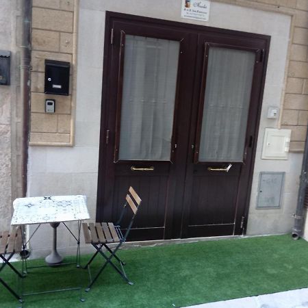 Amalia B&B San Francesco Bari Bagian luar foto