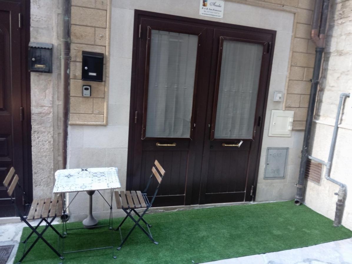 Amalia B&B San Francesco Bari Bagian luar foto